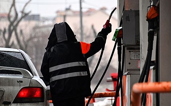 В Минэнерго заявили, что российский бензин с экспорта перенаправлен на внутренний рынок